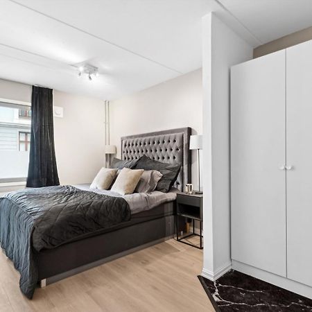 Luxurious Modern Room In Central Oslo - Eur 4K Expensive Bed And 82" Cinematic Tv Екстериор снимка
