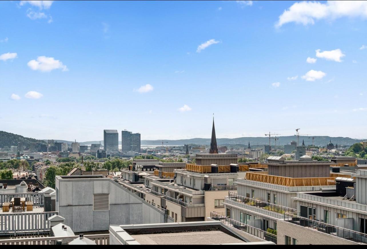 Luxurious Modern Room In Central Oslo - Eur 4K Expensive Bed And 82" Cinematic Tv Екстериор снимка