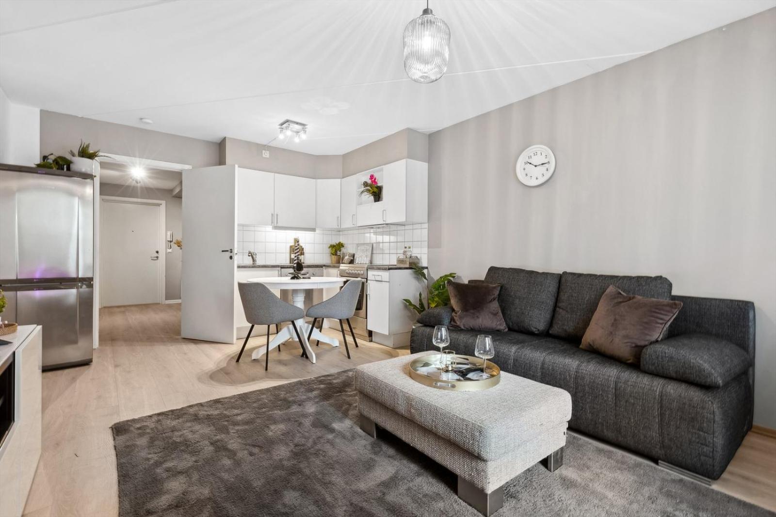 Luxurious Modern Room In Central Oslo - Eur 4K Expensive Bed And 82" Cinematic Tv Екстериор снимка