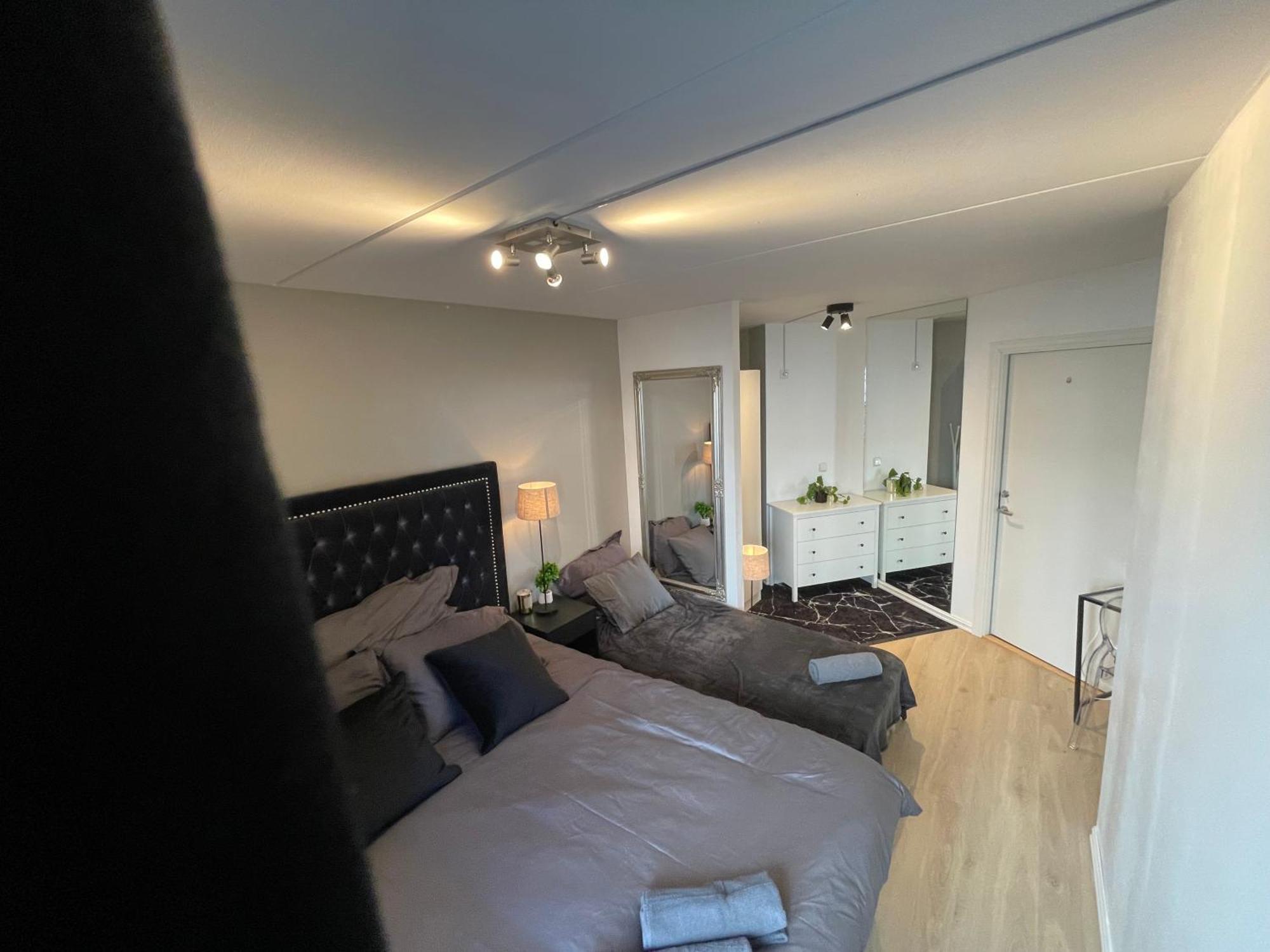 Luxurious Modern Room In Central Oslo - Eur 4K Expensive Bed And 82" Cinematic Tv Екстериор снимка