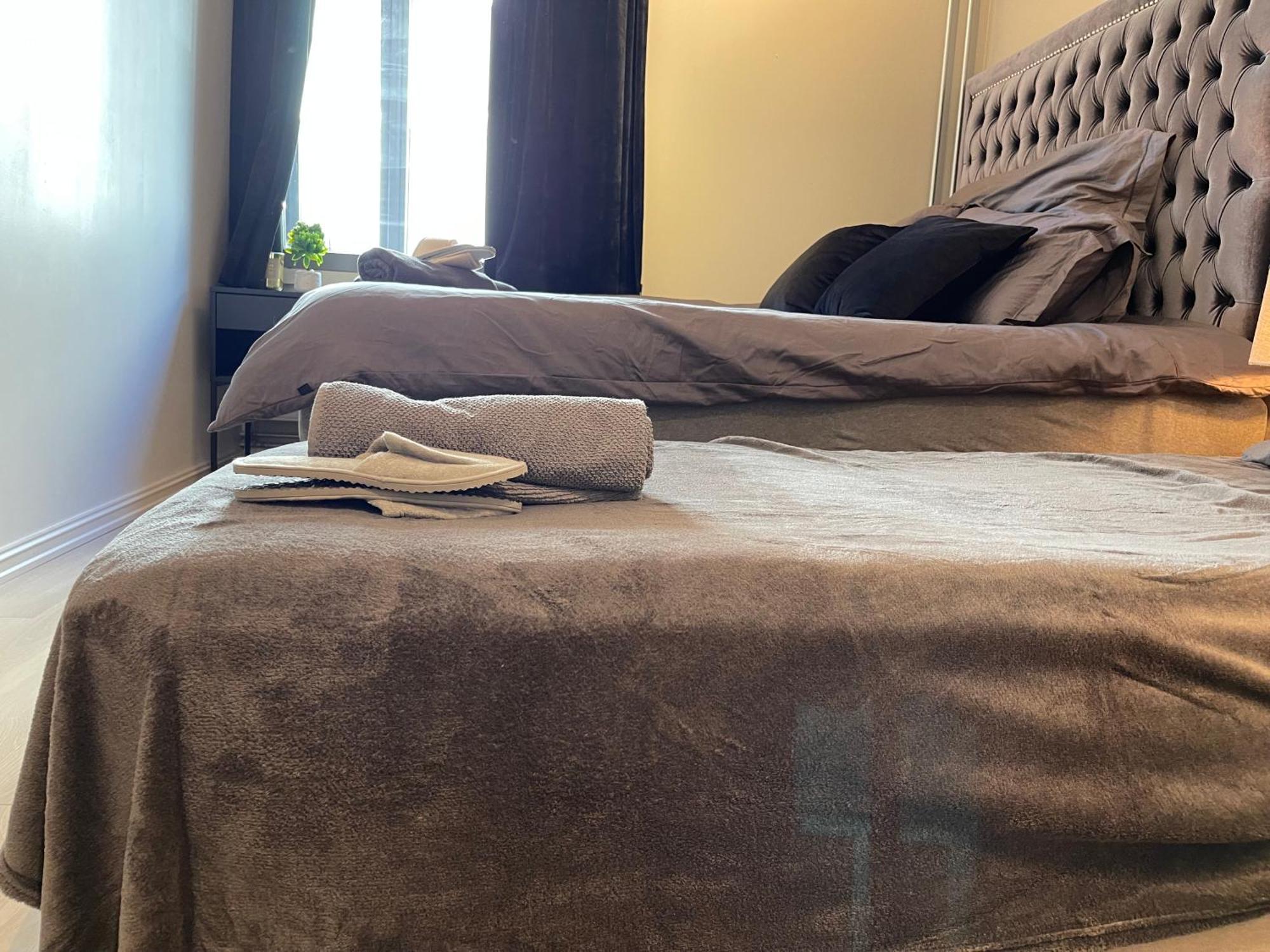 Luxurious Modern Room In Central Oslo - Eur 4K Expensive Bed And 82" Cinematic Tv Екстериор снимка
